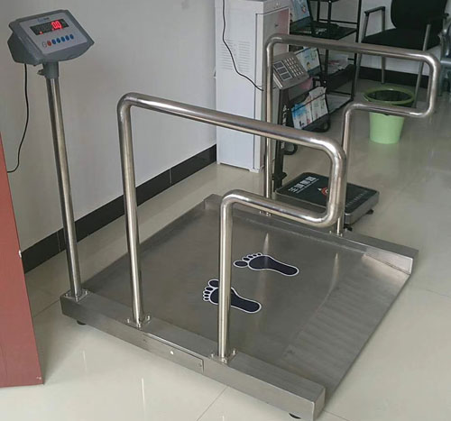 2月24日我司出售1臺不銹鋼輪椅秤給蓬萊人民醫院(圖1) 不銹鋼輪椅秤